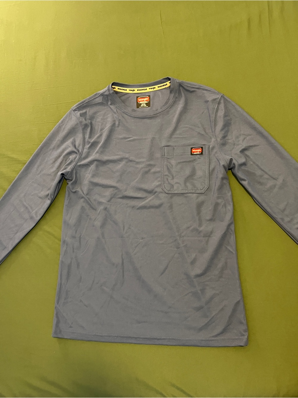 Wrangler Men's Performance Pen Pocket Long Sleeve Tee in Slate Blue Size S 34-36